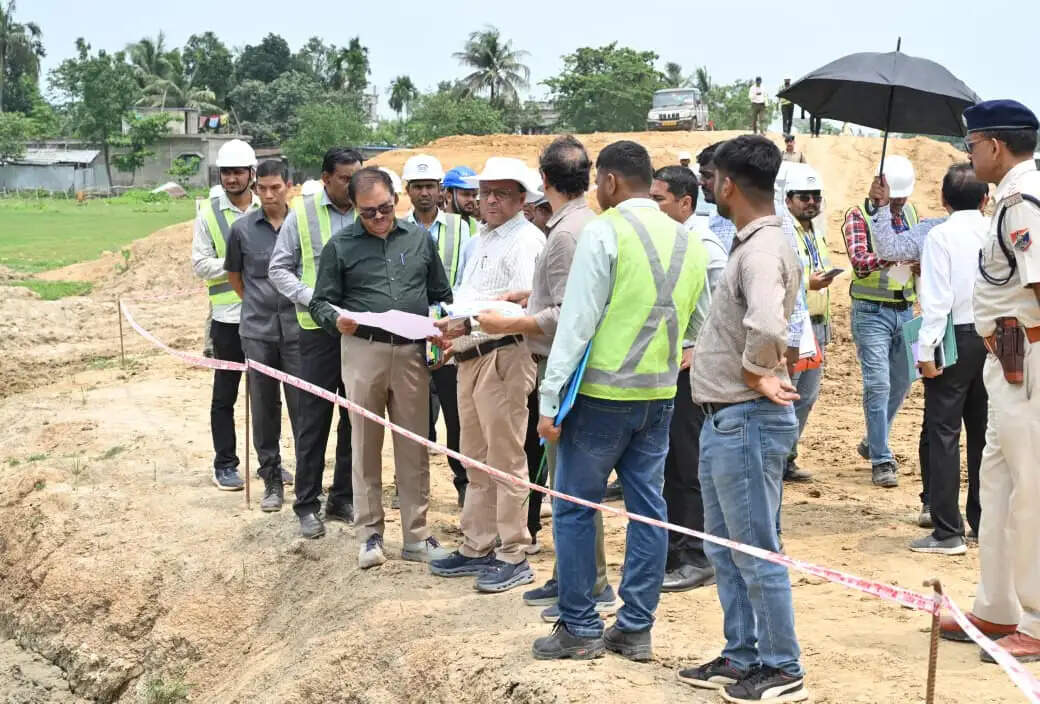 पूसीरे (निर्माण) के महाप्रबंधक ने बालुरघाट–हिली नई रेल लाइन परियोजना का संरक्षा निरीक्षण कर प्रगति की समीक्षा की