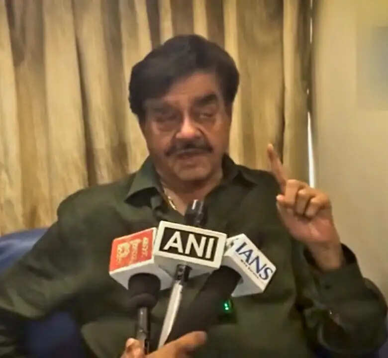 विस चुनाव 2026 : भाजपा पश्चिम बंगाल का चुनाव बिल्कुल जीत नहीं पाएगी सांसद शत्रुघ्न सिन्हा