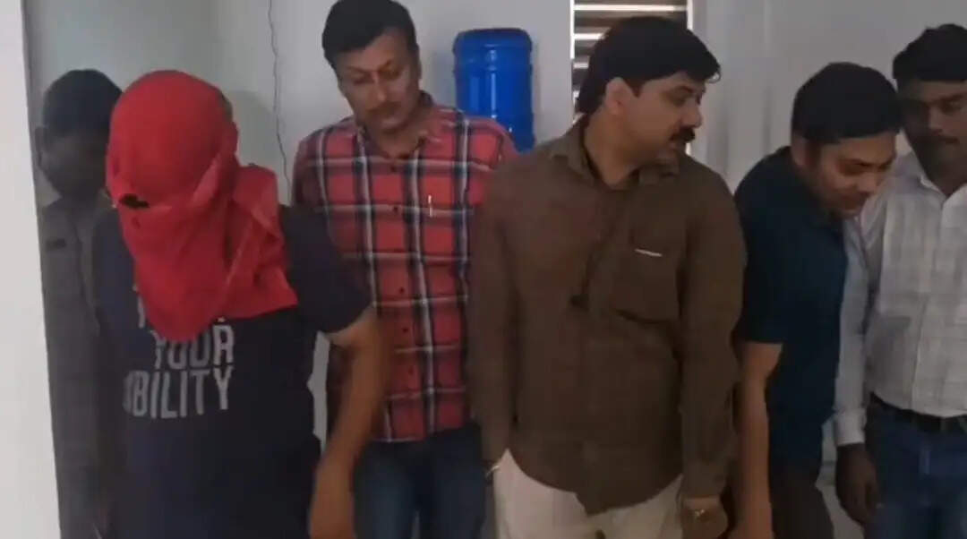 सारण में रिश्वत लेते डोरीगंज थाना के सब-इंस्पेक्टर रंगे हाथ गिरफ्तार