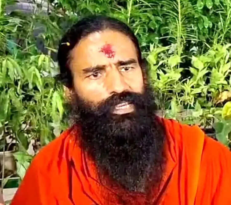 भगवा पहनकर सनातन का अपमान स्वीकार नहीं, पप्पू यादव पर बरसे स्वामी रामदेव