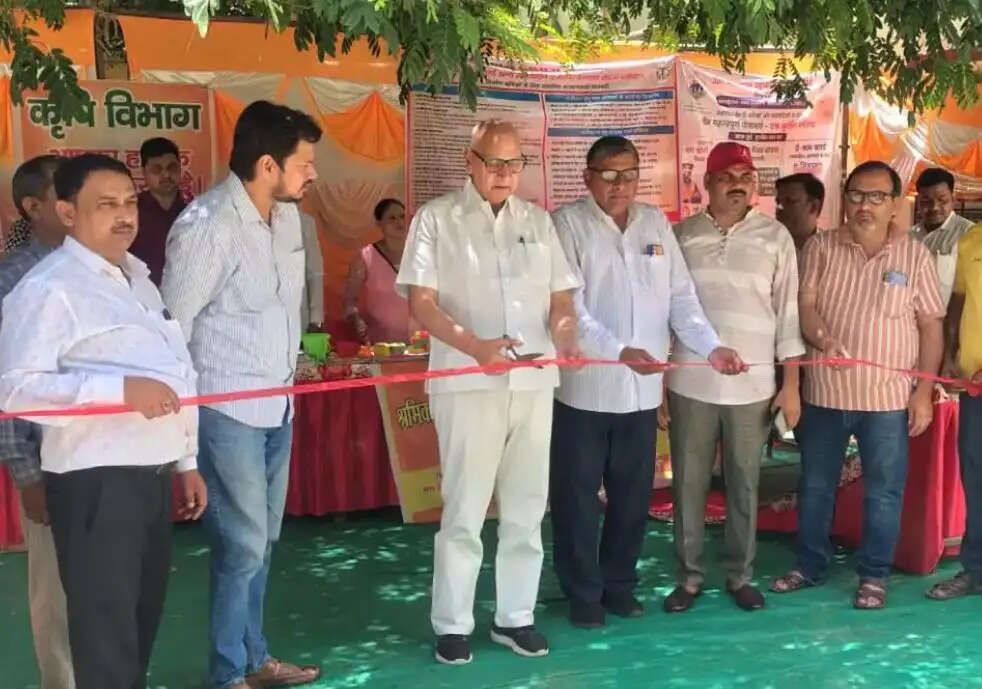 जनकल्याण शिविर और स्वास्थ्य मेले का आयोजन, दी गई योजनाओं की जानकारी