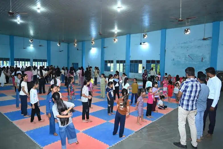 मंदसौरः युवधर्म के नवरात्रि उत्सव में बेटियों का उत्साह, दो दिन में 172 बालिकाओं ने कराया पंजीयन