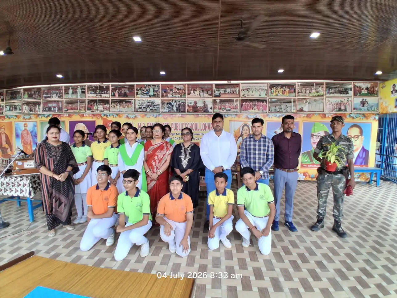 स्कूल में सड़क सुरक्षा जागरूकता गोष्ठी आयोजित