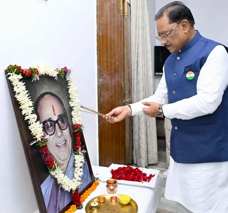 मुख्यमंत्री&nbsp;साय ने स्वर्गीय कुशाभाऊ ठाकरे की जयंती पर उन्हें किया नमन