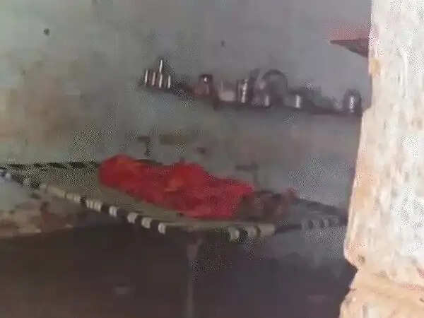 ग्वालियर में 8 वर्षीय बच्ची की संदिग्ध मौत, शरीर पर चोटों के निशान, पड़ोसी से पूछताछ