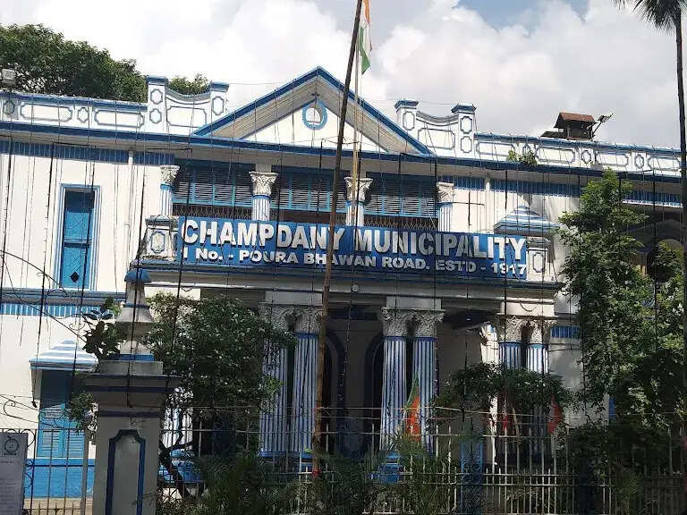चांपदानी नगरपालिका बोर्ड भंग, चेयरमैन समेत 19 तृणमूल पार्षदों ने दिया इस्तीफा