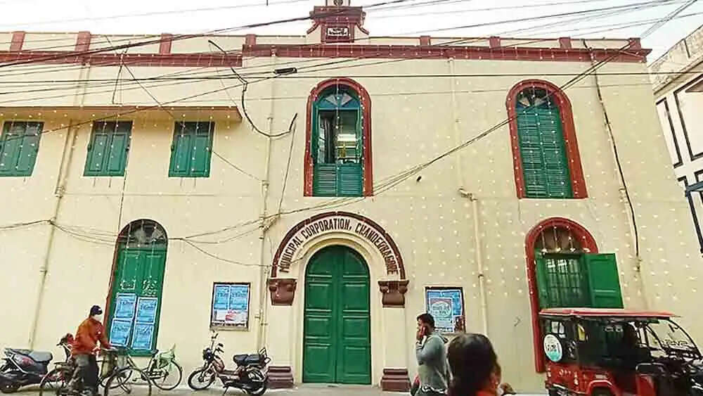 भद्रेश्वर के बाद अब चंदननगर में तृणमूल को झटका पांच पार्षदों का इस्तीफा, और भी छोड़ सकते हैं पद