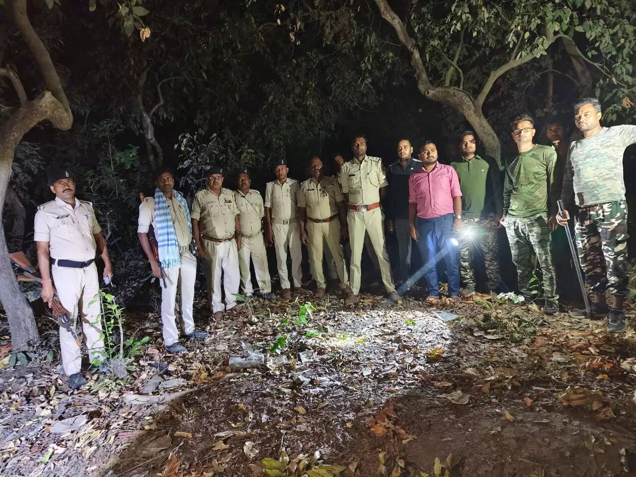 *एएलटीएफ, वन विभाग और नौरंगिया थाना की संयुक्त कार्रवाई में अवैध शराब भट्टी ध्वस्त *