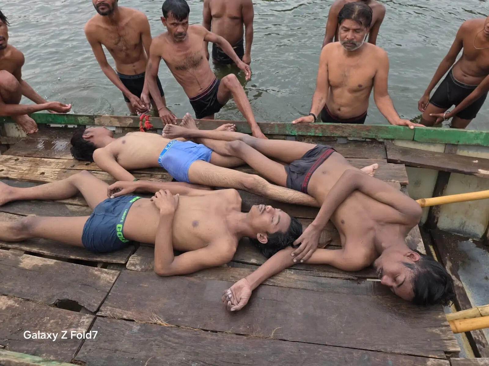 जबलपुर : घाट पर मस्ती बनी मातम, नर्मदा में डूबने से तीन दोस्तों की दर्दनाक मौत