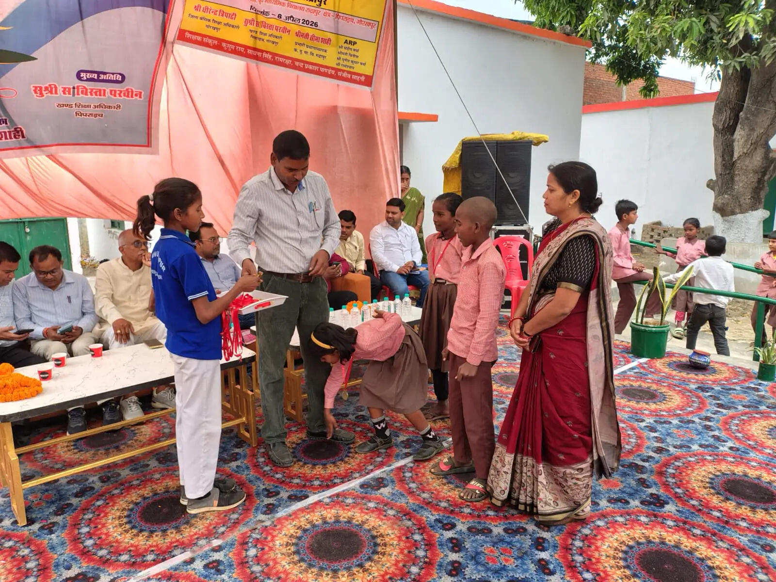 सरकारी स्कूलों के बच्चों में प्रतिभा की कमी नहीं : बीएसए