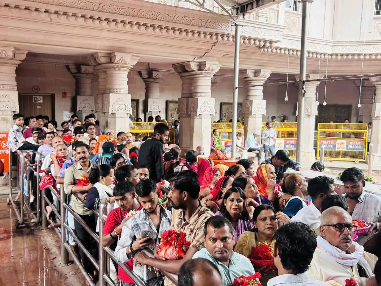 देवी जयंती पर विंध्यधाम में उमड़ा आस्था का सैलाब, पैदल पहुंचे हजारों श्रद्धालु
