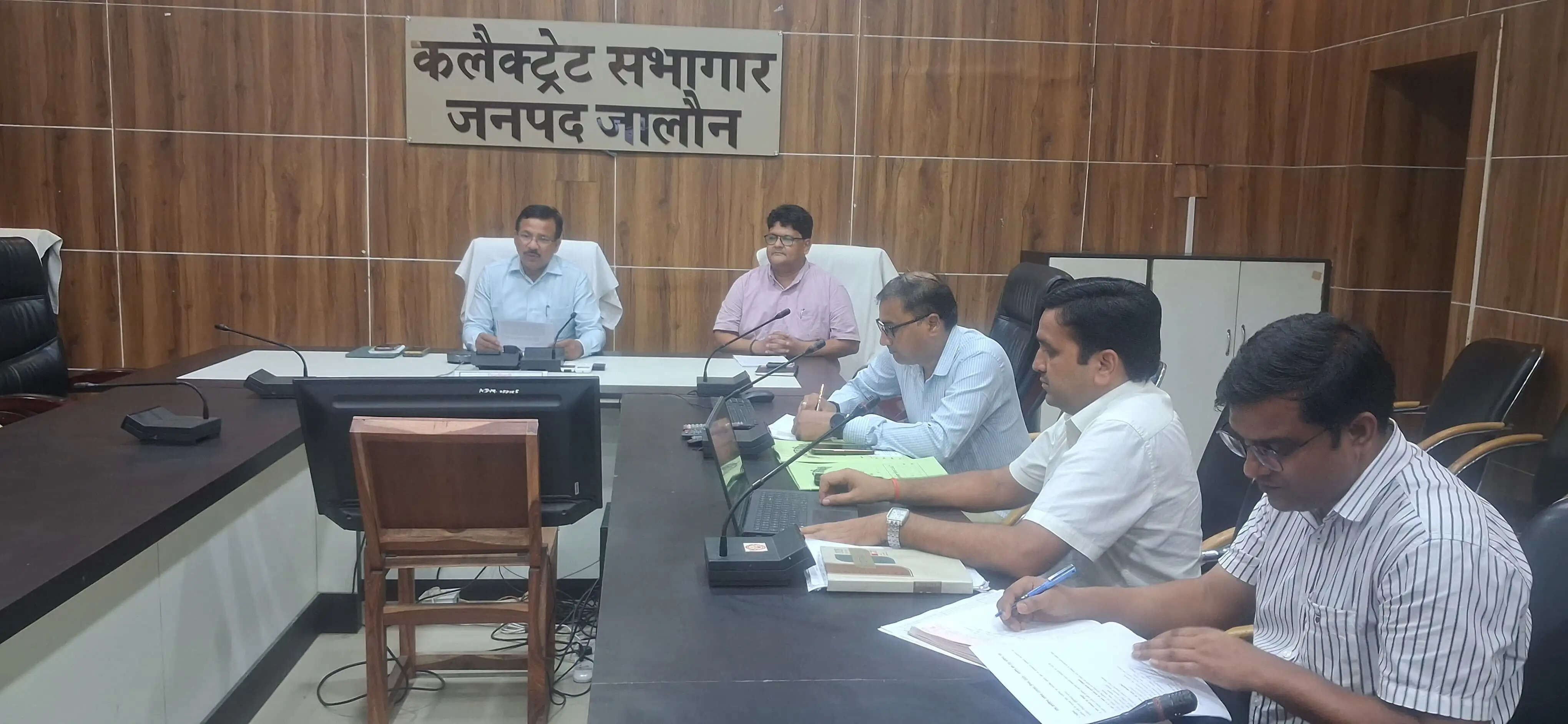 स्वच्छ पर्यावरण और स्वस्थ जीवन एक-दूसरे के हैं पूरक : जिलाधिकारी