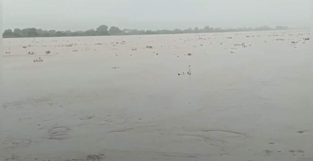 गंगा का जलस्तर चेतावनी स्तर से ऊपर, बैराज से 3.61 लाख क्यूसेक पानी छोड़ा गया