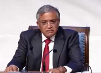 आगरा में सीईसी ज्ञानेश कुमार ने परिवार संग किए महादेव के दर्शन, बोले- शुद्ध मतदाता सूची ही निष्पक्ष चुनाव की नींव