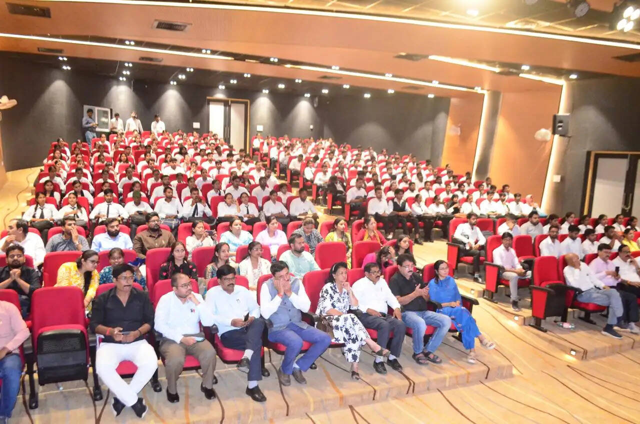 युवा शक्ति–विकसित भारत की शक्ति' विषय पर भाषण प्रतियोगिता सम्पन्न