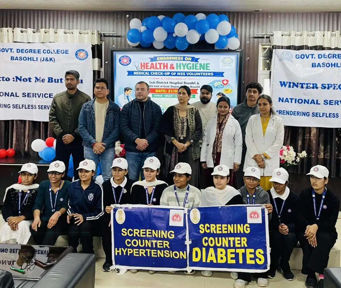 एनएसएस शीतकालीन शिविर के दौरान स्वास्थ्य जांच शिविर का आयोजन