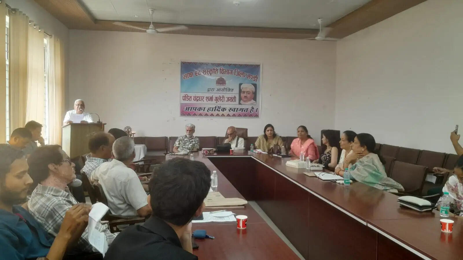 गुलेरी जयंती : साहित्यकार को वर्तमान समय और समाज को ध्यान में रखकर लिखना चाहिए : प्रो. रवि शेखर