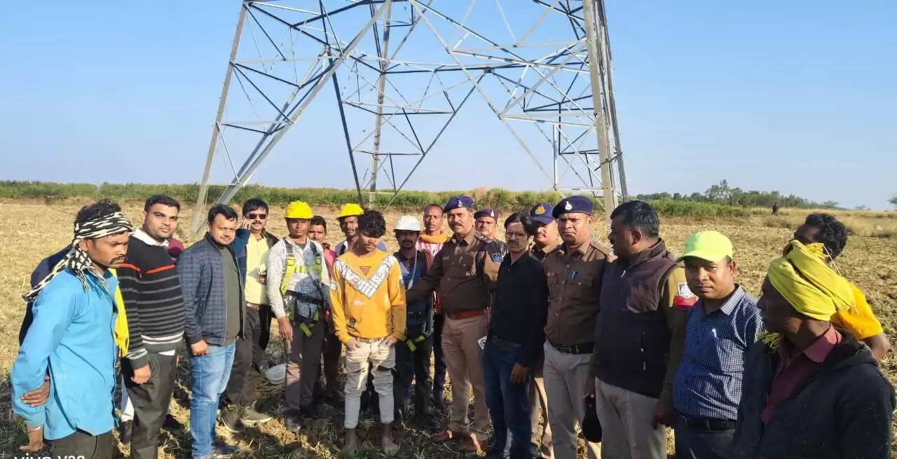 अनूपपुर: शराब के नशे में हाई टेंशन टावर पर चढ़ा युवक, 4 घंटे बंद रहीं विद्युत सप्लाई