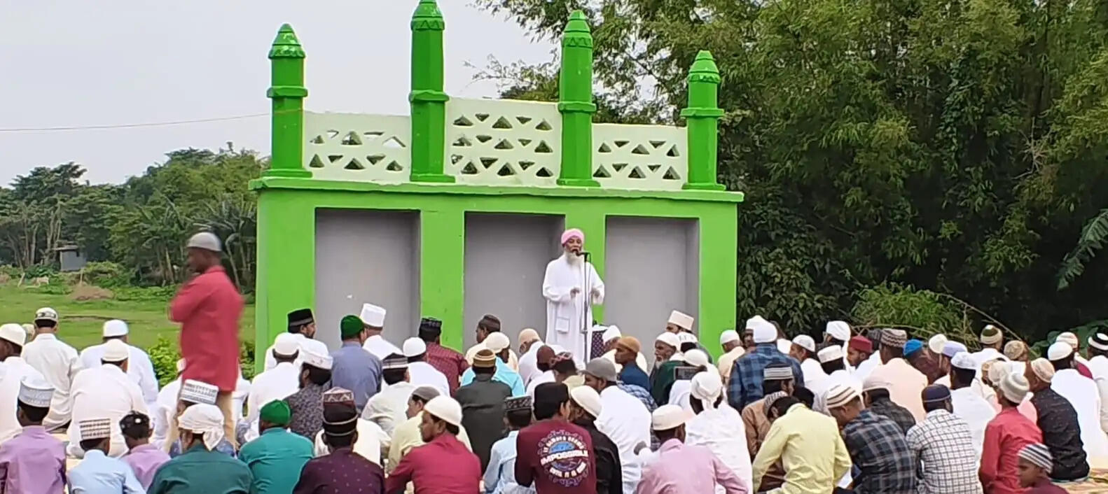 शांतिपूर्ण माहौल में अदा की गई ईद-उल-अजहा की नमाज़