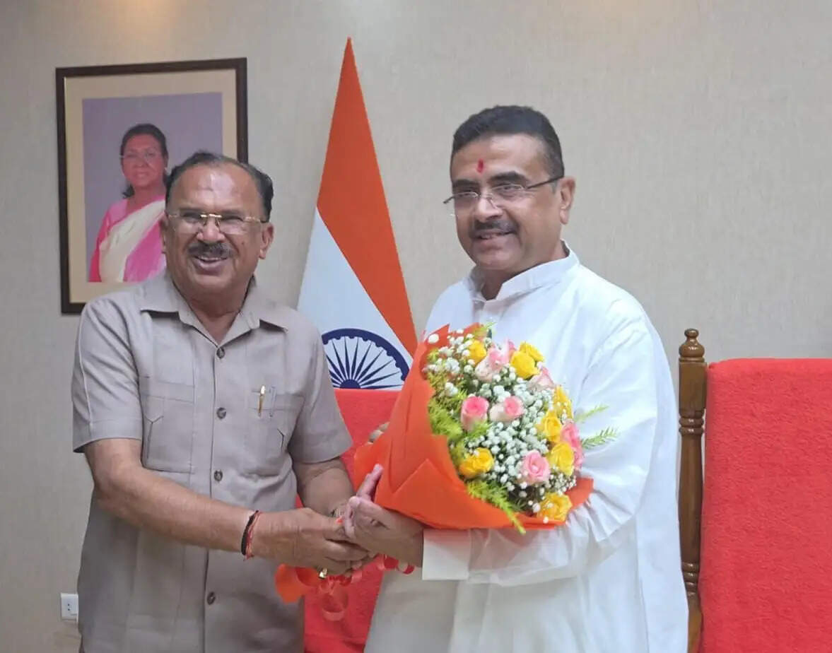 मुख्यमंत्री शुभेंदु अधिकारी ने नवान्न में राजस्थान विधानसभा अध्यक्ष और सिक्किम के मुख्यमंत्री से की मुलाकात