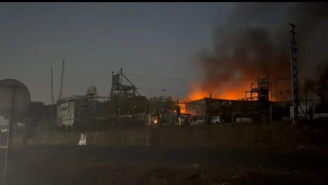 गेम जोन क्लब में भीषण आग के बाद मिला जला कंकाल, जांच में जुटी पुलिस