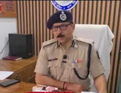 झाबुआ: आलीराजपुर पुलिस ने निकाला बोरी कांड के आरोपितों का जुलूस, धुनाई कर लगवाई उठक-बैठक