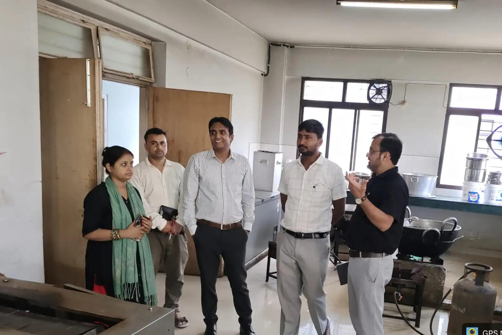 छात्राओं की सुविधाओं और शैक्षणिक व्यवस्था का लिया जायजा
