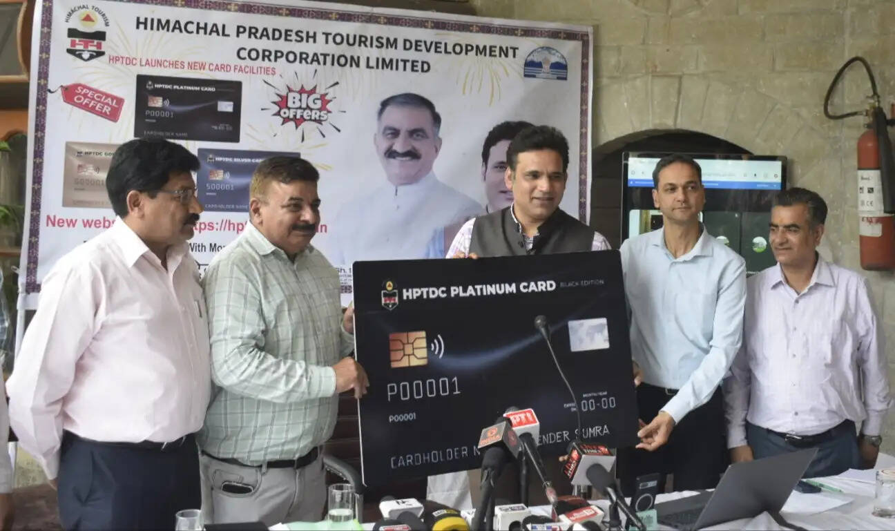 एचपीटीडीसी के अध्यक्ष आरएस बाली ने किए नए कार्ड लांच, पर्यटकों को मिलेगा डिस्काउंट