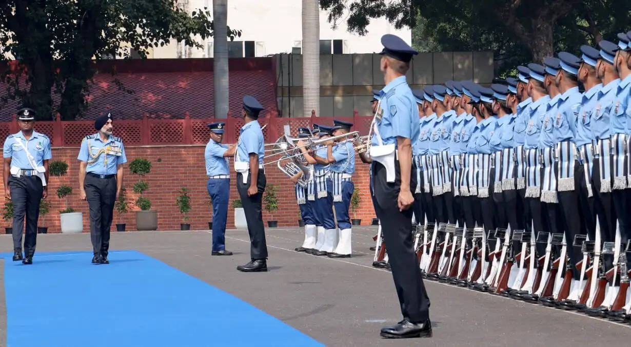 वायु सेना प्रमुख एयर चीफ मार्शल एपी सिंह 42 वर्षों के शानदार सैन्य सफर के बाद सेवानिवृत्त
