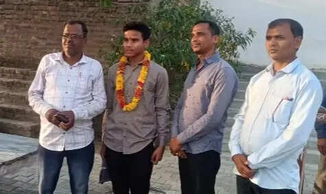 झांसी : 10वीं के छात्र ऋषभ साहू ने 97.33 प्रतिशत अंक प्राप्त कर उप्र में हासिल किया तीसरा स्थान