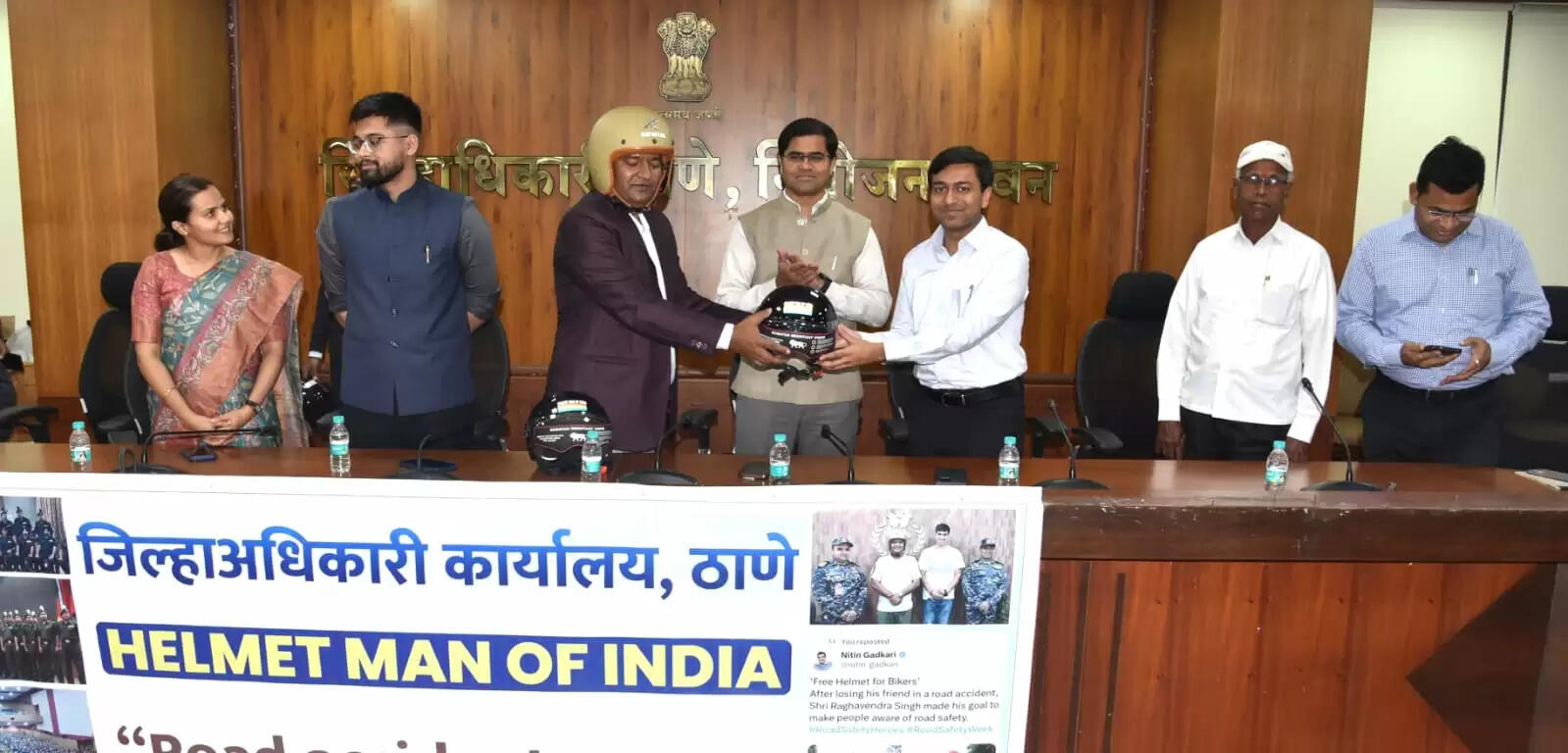 ठाणे डीएम कार्या से विद्यार्थियों को बांटे हेलमेट,बताया सुरक्षा जरूरी