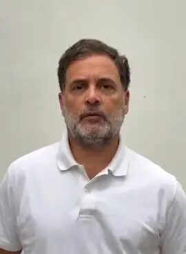 छात्रों पर लाठीचार्ज लोकतंत्र के खिलाफ : राहुल गांधी