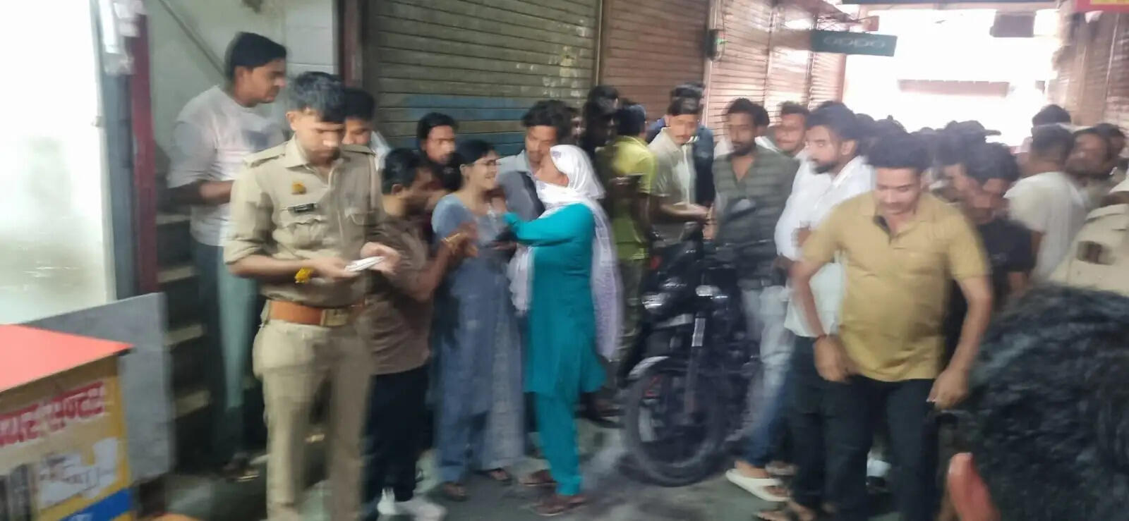 बागपत में दिन दहाड़े युवक की हत्या