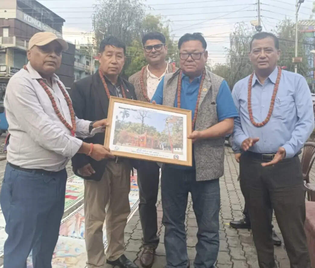 पत्रकार वरुण मिश्रा नेपाल के धरान में सम्मानित