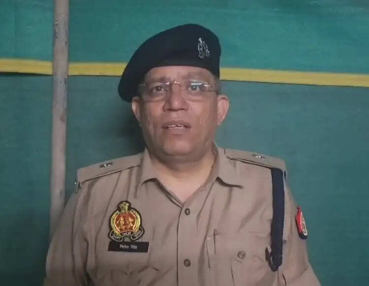 पुलिस मुठभेड़ में दो गौ-तस्कर घायल, 45 गोवंश बरामद