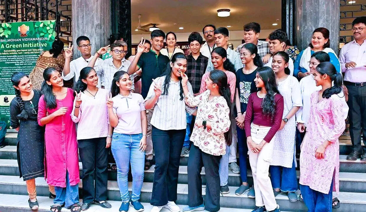 महाराष्ट्र बोर्ड दसवीं का रिजल्ट घोषित, 92.90 प्रतिशत विद्यार्थी सफल