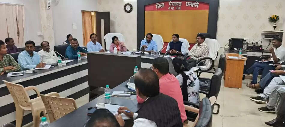 बोर्ड परीक्षा में 90 प्रतिशत से कम परिणाम आने पर नपेंगे प्राचार्य, बैठक में कलेक्टर ने कहा