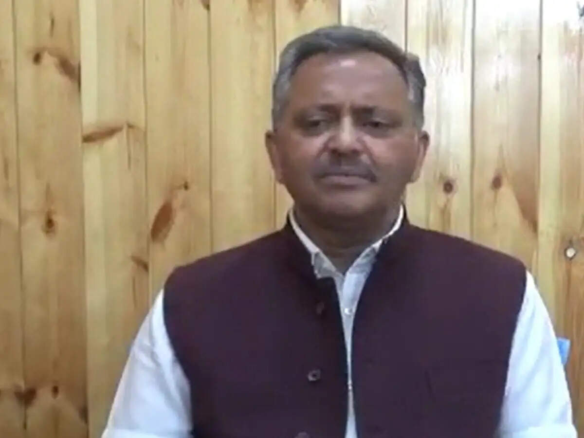 कंगना रनौत ने बैठक में आपा खोया, अधिकारियों से भाषा नहीं थी उचित : नरेश चौहान