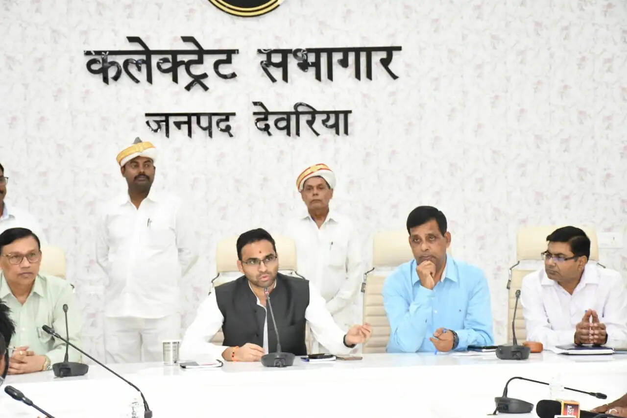 सीयूजी नंबर अब मेरे ही पास रहेगा, उसे मैं ही उठाऊंगा : जिलाधिकारी