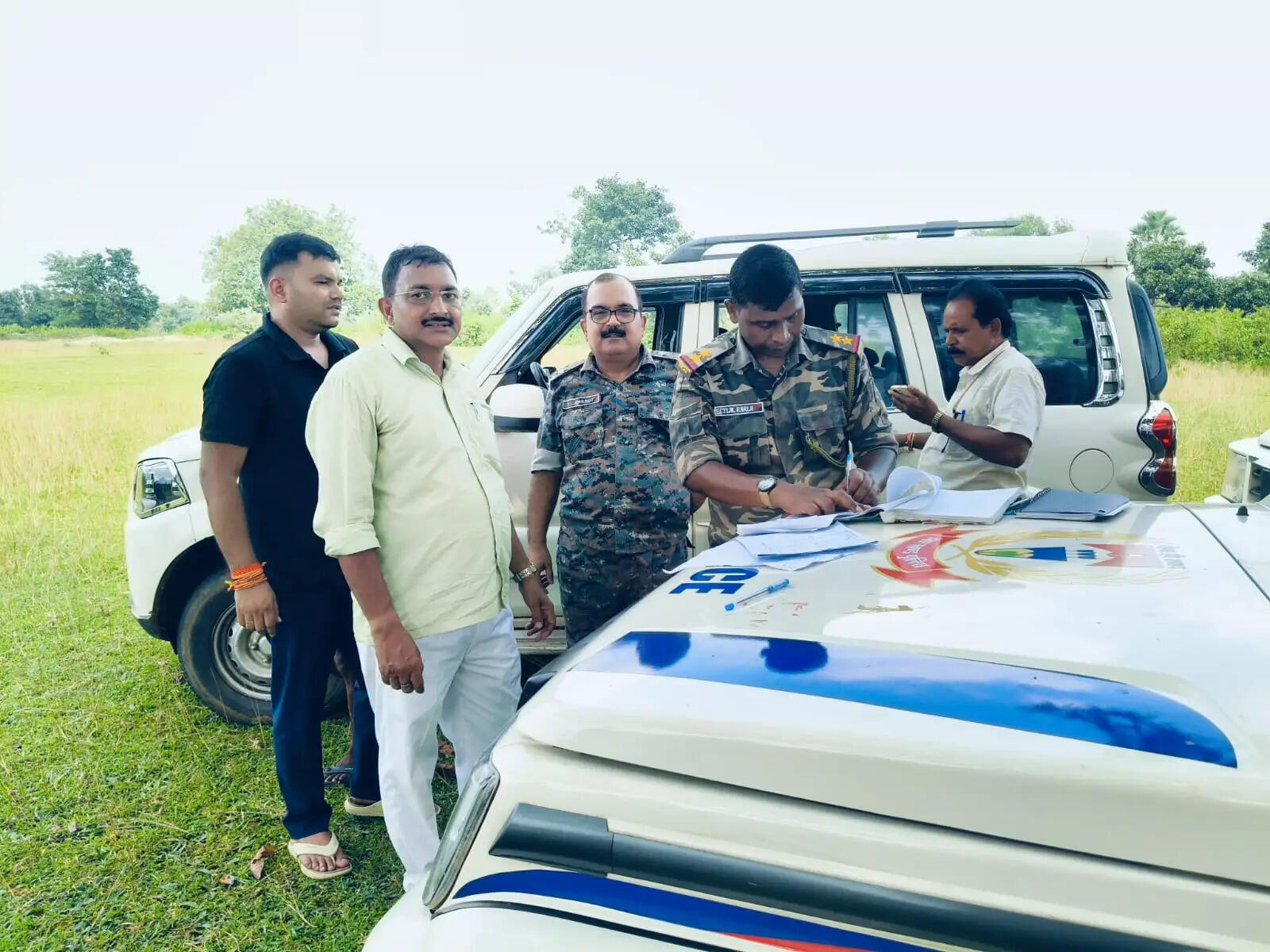 पति ने पत्नी की हत्या कर शव खेत की झाड़ियों में दफनाया