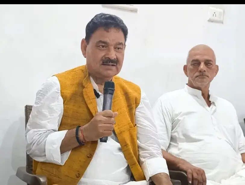पूर्व मंत्री नारद राय ने विनोद राय के परिजनाें को न्याय दिलाने का लिया संकल्प