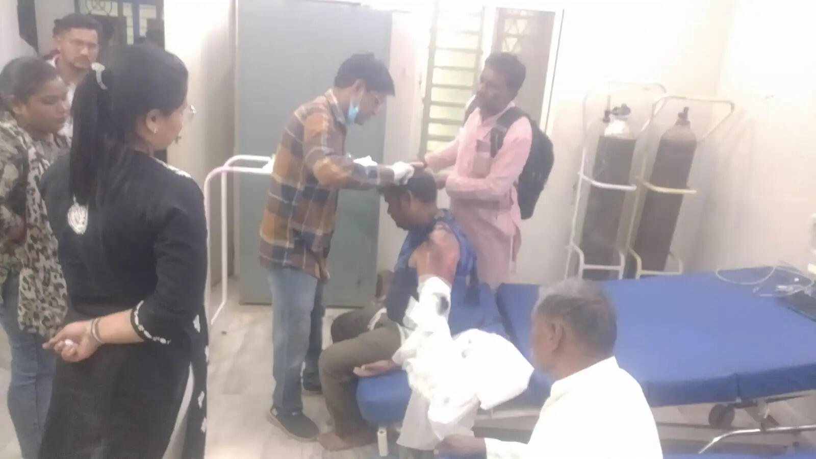 राजगढ़ःअज्ञात ट्रैक्टर की टक्कर से बाइक सवार दो लोग गंभीर रूप से घायल, चालक फरार