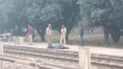 माल गाड़ी से कट कर अज्ञात युवक की मौत