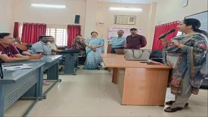 ग्वालियरः जनगणना के लिए तैनात प्रगणकों व सुपरवाइजर्स का दूसरे चरण का प्रशिक्षण शुरू