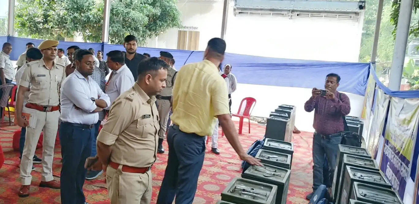 कोशी स्नातक चुनाव: निष्पक्ष व शांतिपूर्ण मतदान के लिए प्रशासन ने संभाला मोर्चा