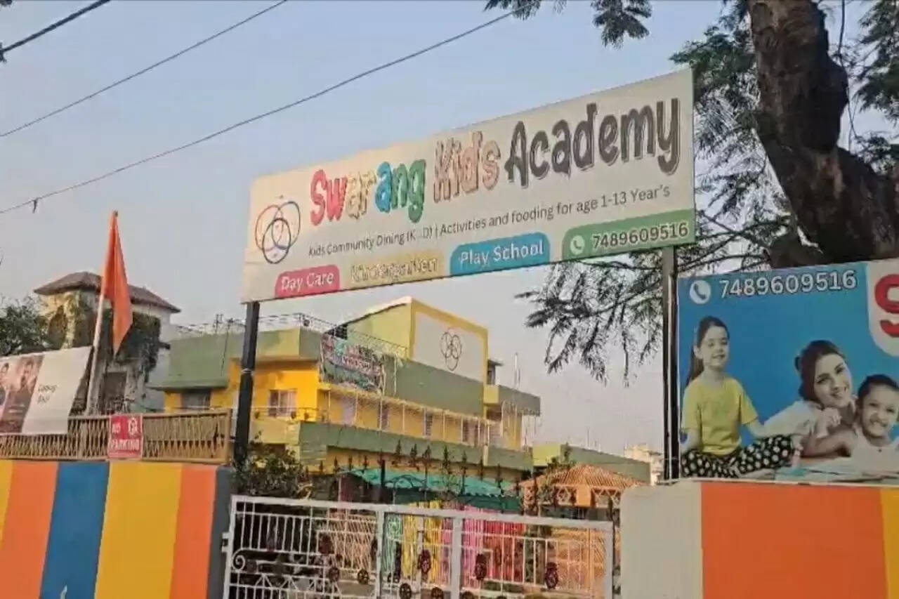 अंबिकापुर : सरगुजिहा भाषा बोलने पर बच्चे को प्रवेश से इनकार, किड्स एकेडमी पर एक लाख का जुर्माना, संचालन स्थगित