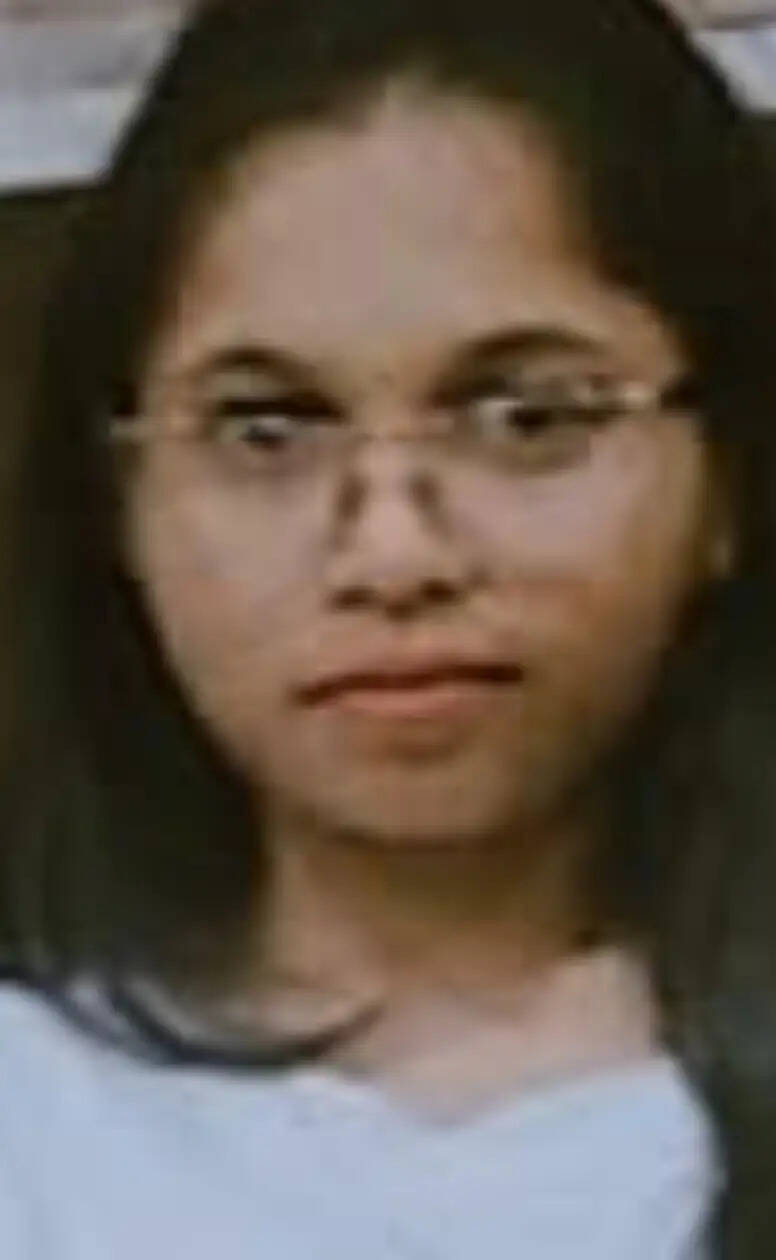 ट्रक की भीषण टक्कर से किशोरी की मौत, दो गंभीर घायल