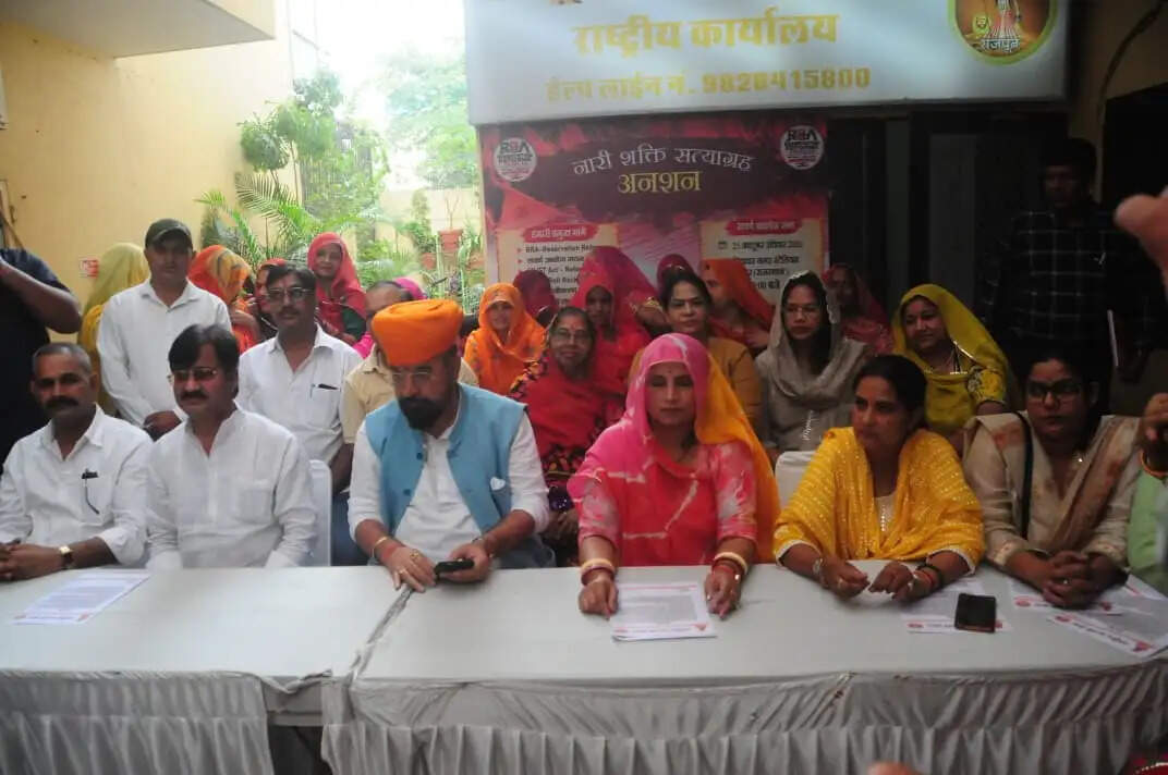 सवर्ण आक्रोश सभा से पहले राष्ट्रीय करणी सेना का सरकार के खिलाफ मोर्चा