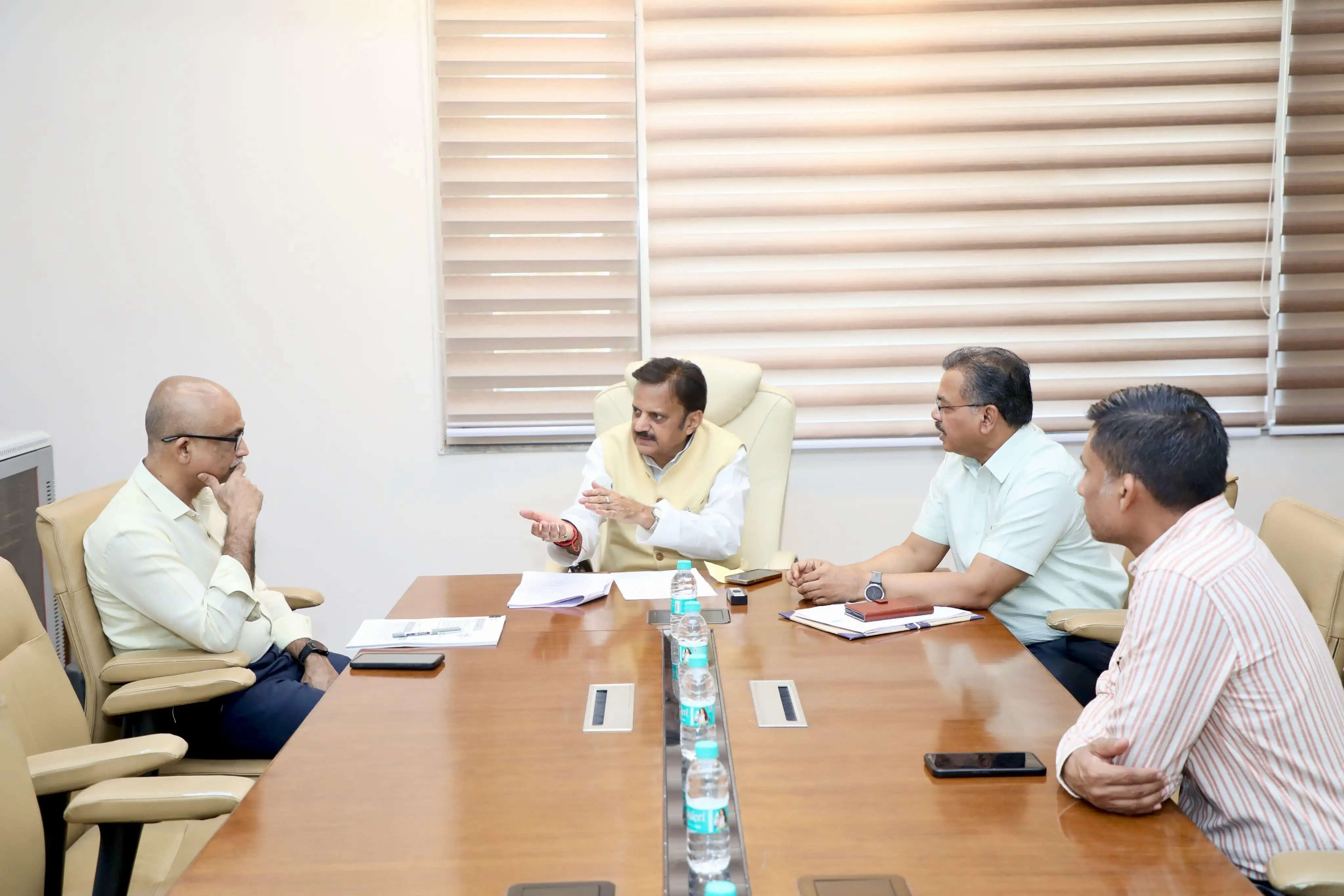 दूरस्थ क्षेत्रों में डॉक्टरों की कमी दूर करना सरकार की सर्वोच्च प्राथमिकता: उप मुख्यमंत्री शुक्ल