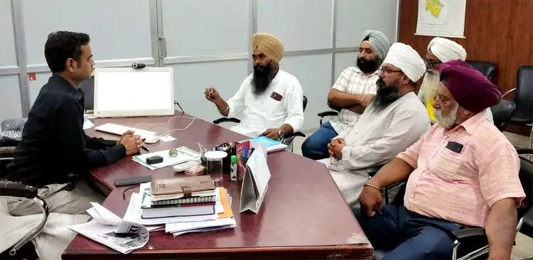 निहंगों संग मारपीट, सिख समाज ने भेजा ज्ञापन